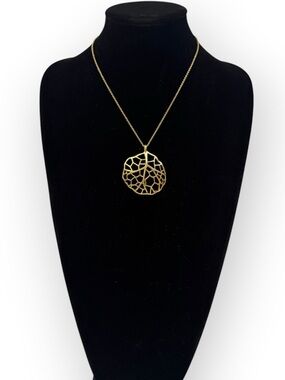 LEE ANGEL For NEIMAN MARCUS Gold Openwork Leaf Pendant Necklace | NWOT